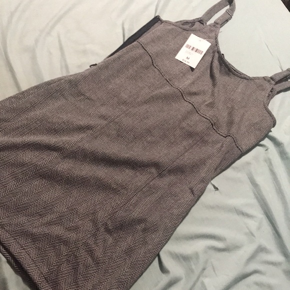 Fitted dress - Picture 2 of 4